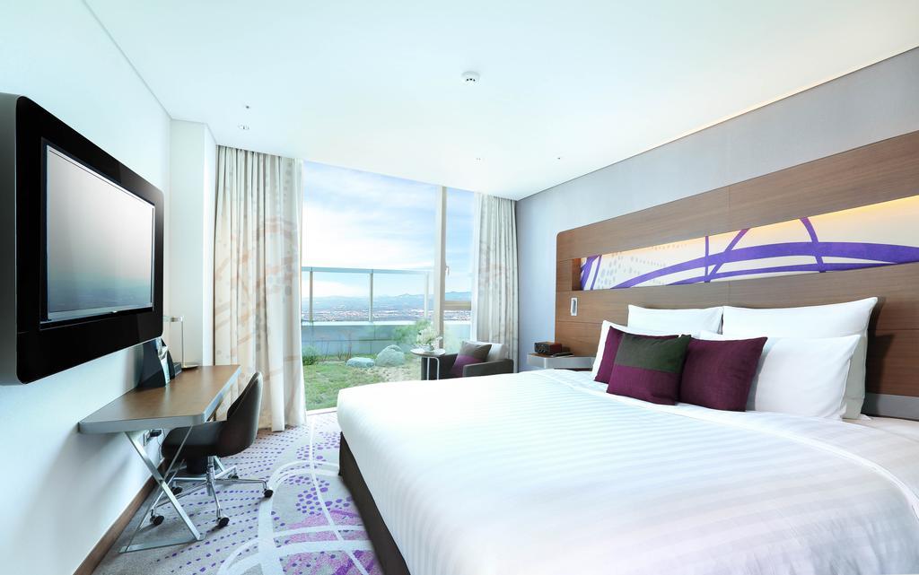 Novotel Ambassador Suwon Exterior photo